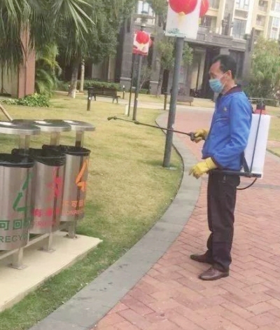 社區(qū)消毒。.jpg